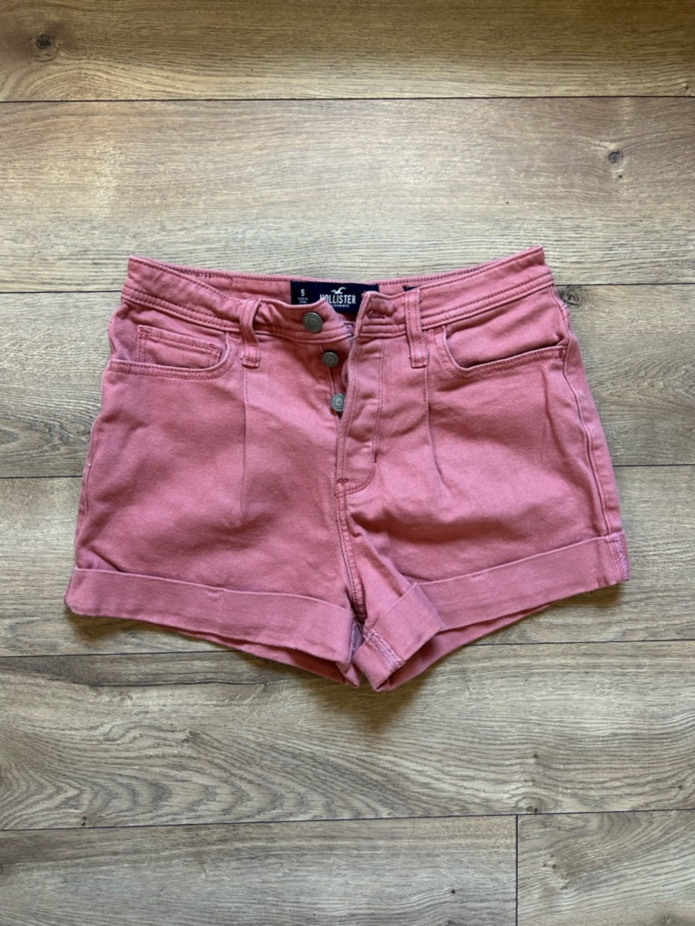 Hollister Ultra High-Waisted Button-Fly Mom Shorts in Dusty Pink